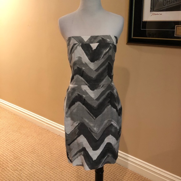 Gorgeous linen strapless dress w/grey&white design - Picture 1 of 7